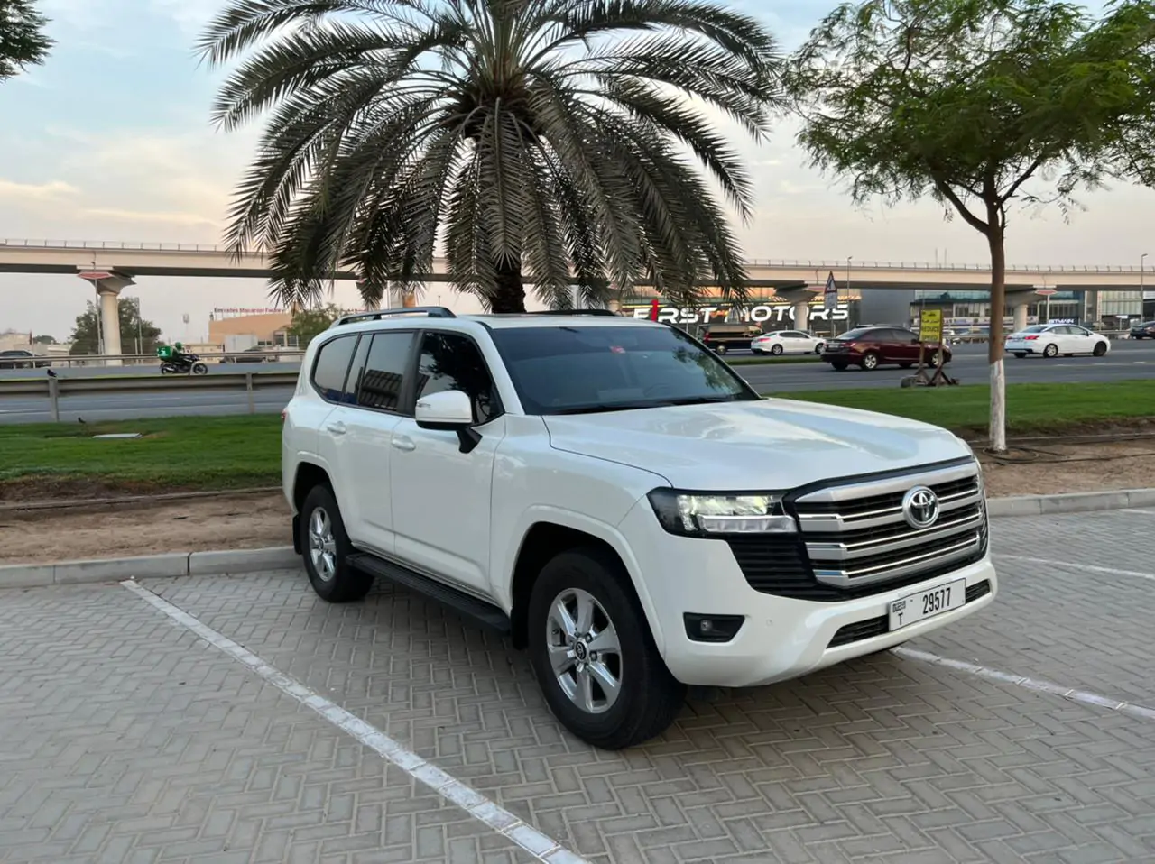 Benefits of Hiring a Car With a Driver Monthly