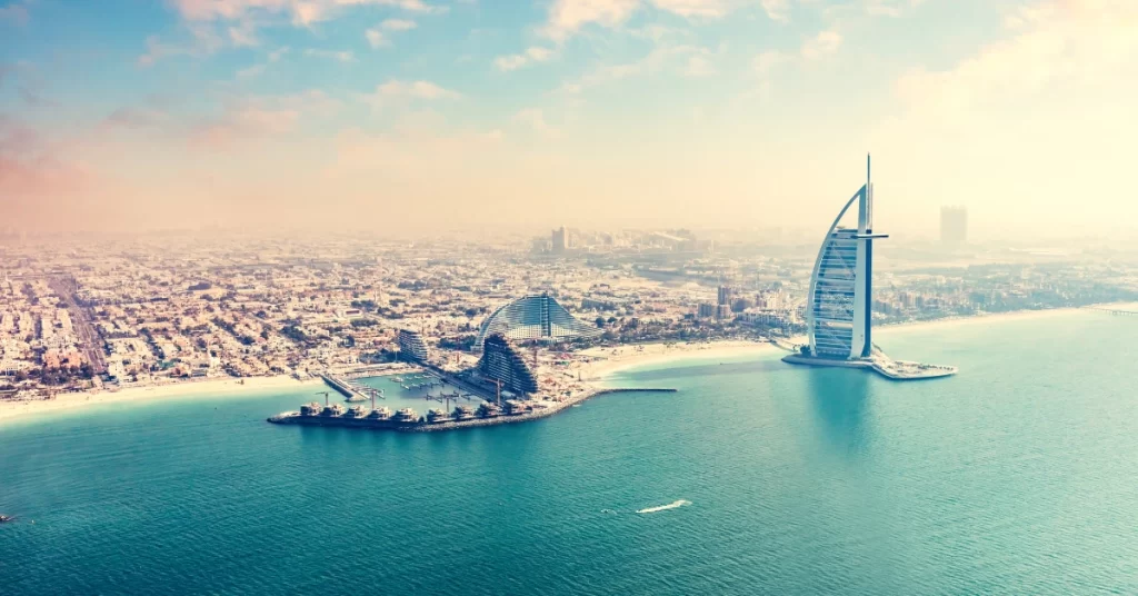 How to hire a luxury car with driver for your Dubai tour