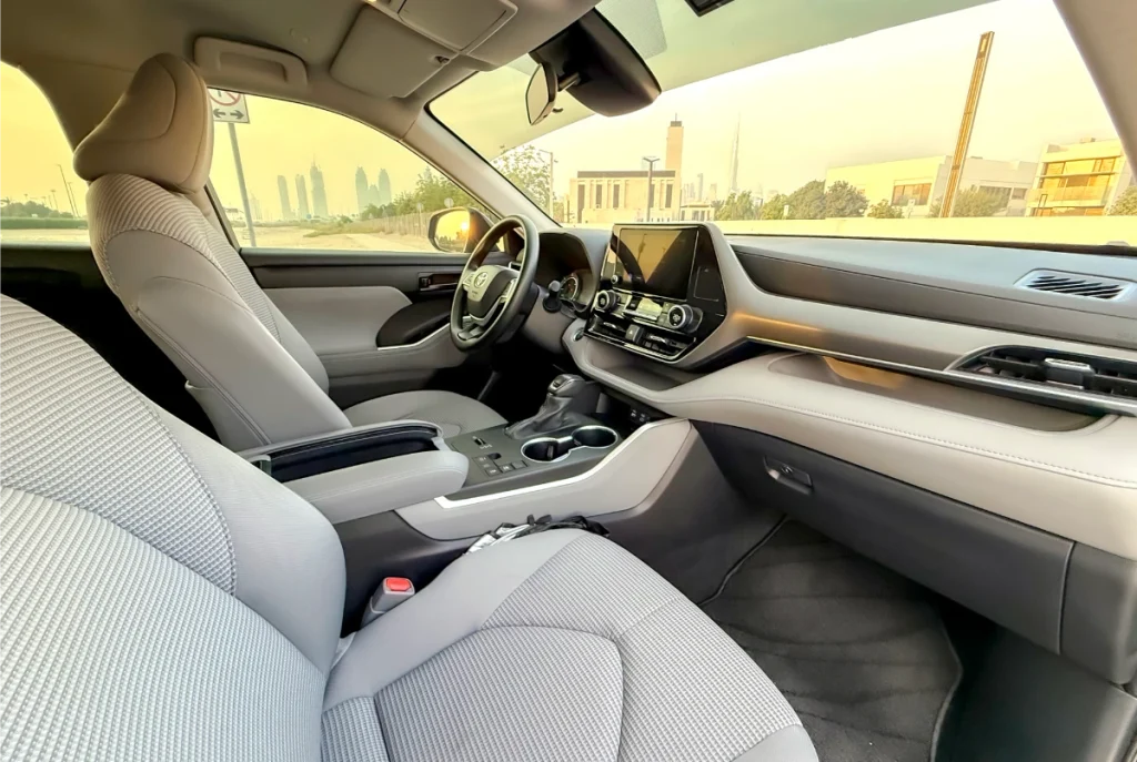 Abu Dhabi city tour with driver