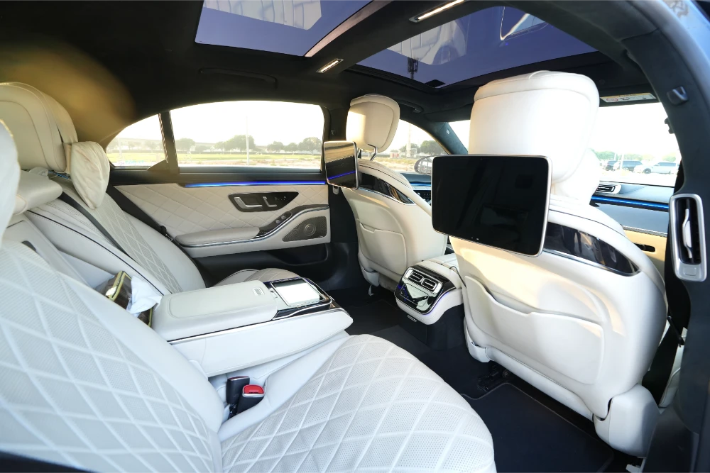 car hire with driver Umm Al Quwain