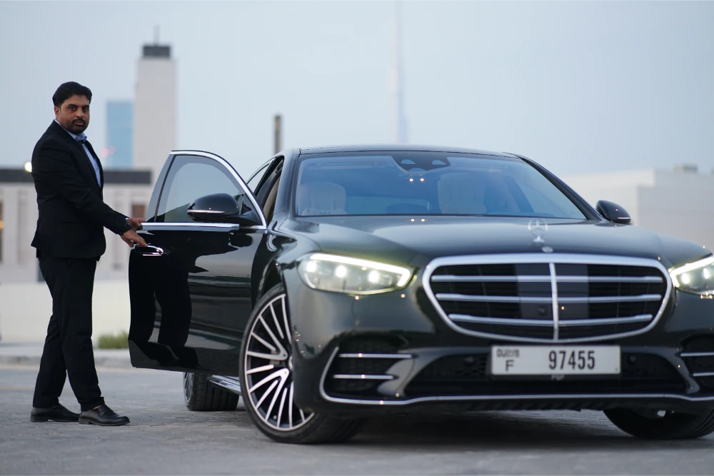 chauffeur driven car Umm Al Quwain