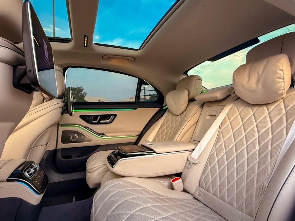 daily car rental with driver Ajman