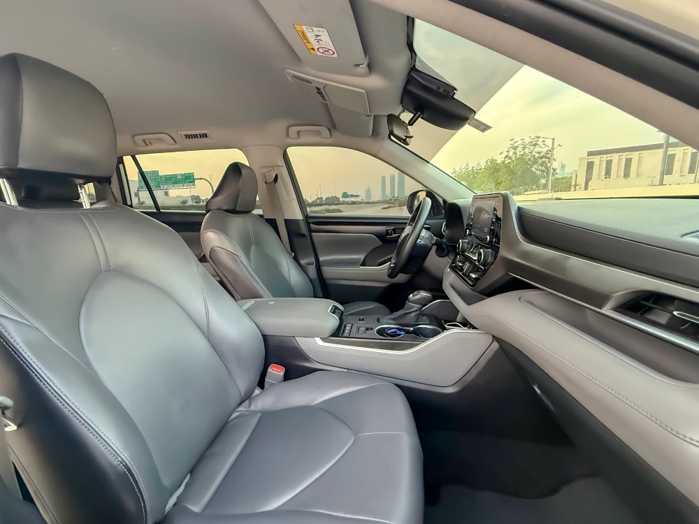 fixed rate car rental with driver Ajman