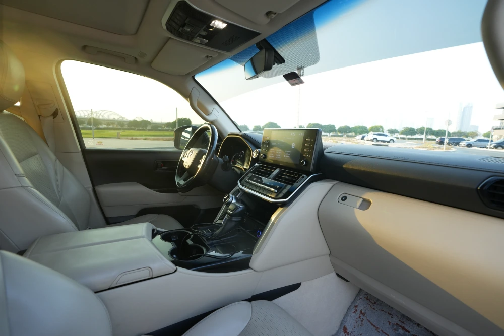 hire a chauffeur in Ajman