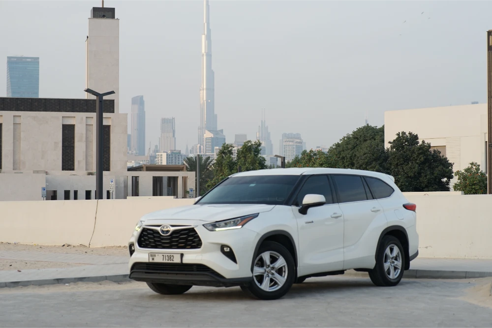 hire a chauffeur in Sharjah